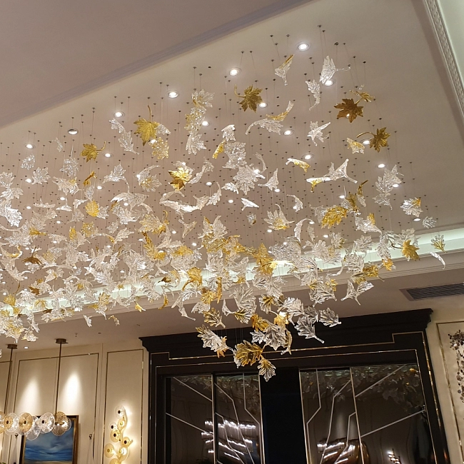 Композиция Flying Maple Leaves Hall Way